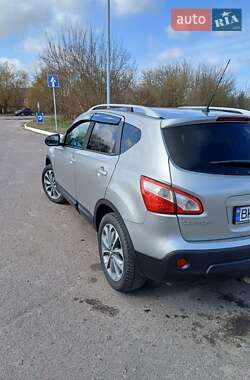 Nissan Qashqai  2010