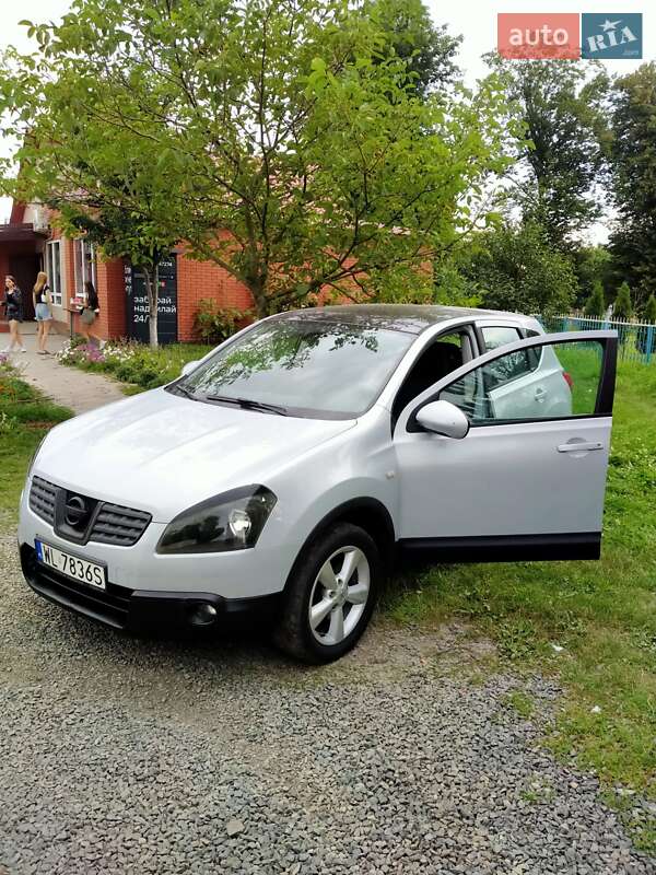 Легкові Nissan Qashqai