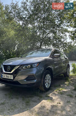 Nissan Rogue Sport  2020