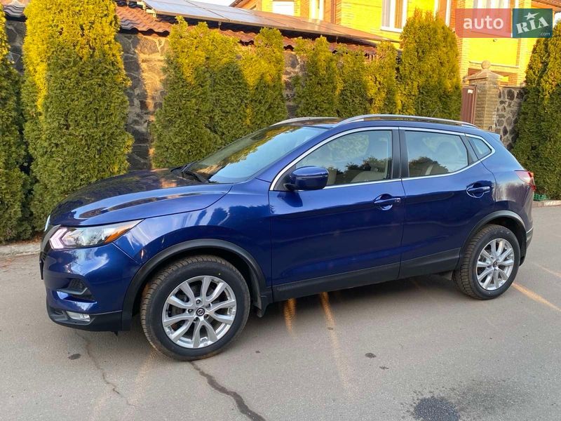 Легковые Nissan Rogue Sport