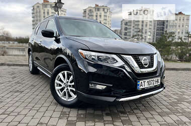 Nissan Rogue SV AWD 4 x 4 2018