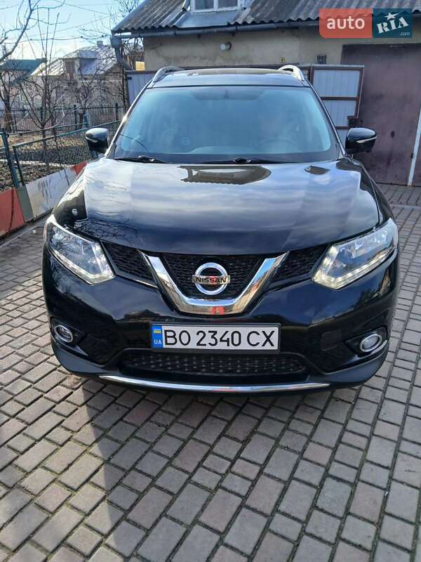 Легкові Nissan Rogue