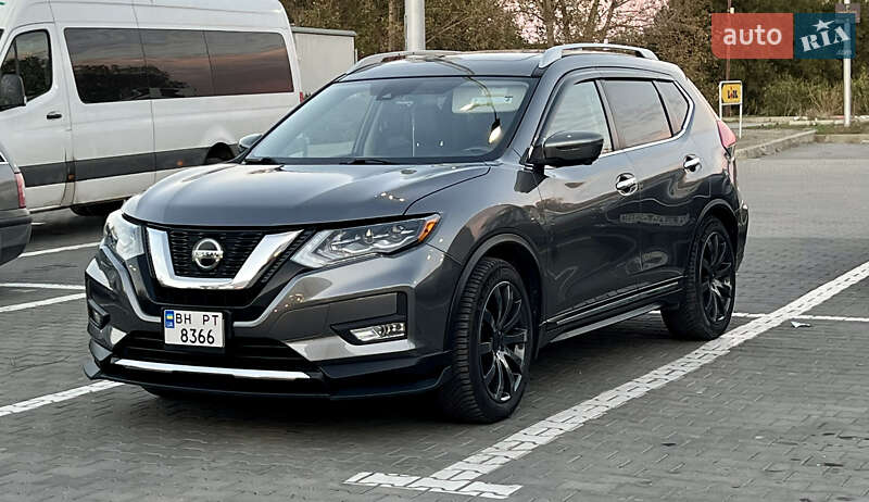 Внедорожник / Кроссовер Nissan Rogue