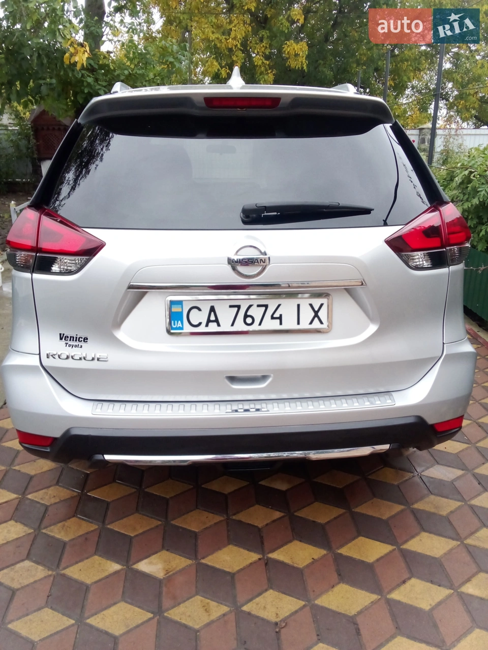 2017 Nissan Rogue - мініатюра 2