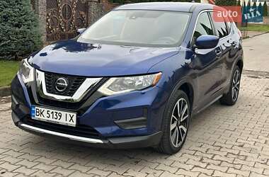 Nissan Rogue  2020