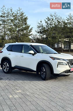 Nissan Rogue  2021