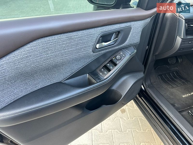 Внедорожник / Кроссовер Nissan Rogue 2022 в Львове