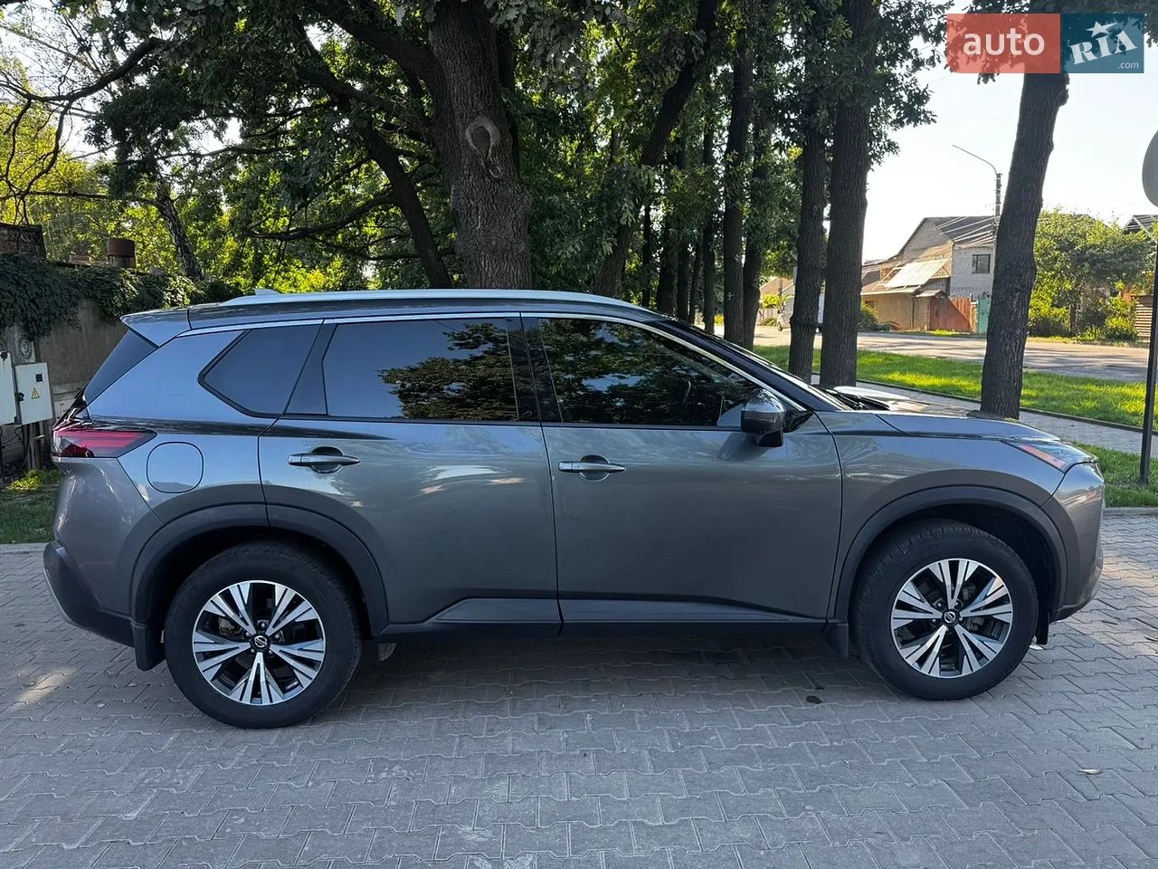 2021 Nissan Rogue - мініатюра 2