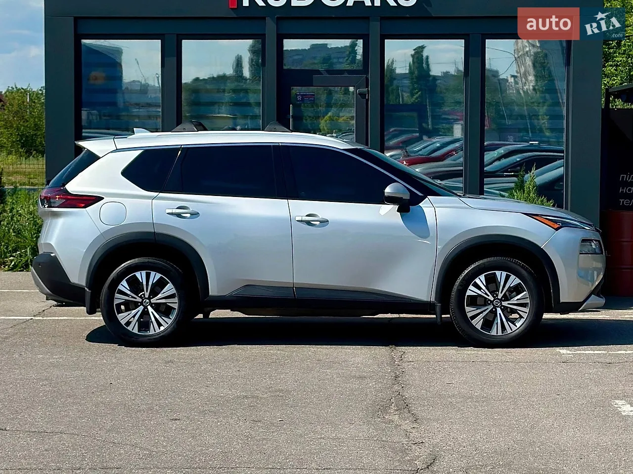 2021 Nissan Rogue - мініатюра 2