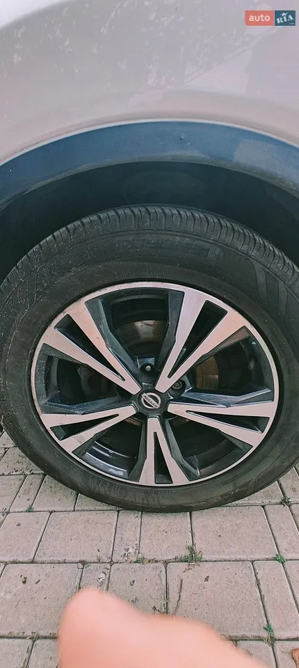 2017 Nissan Rogue - мініатюра 2