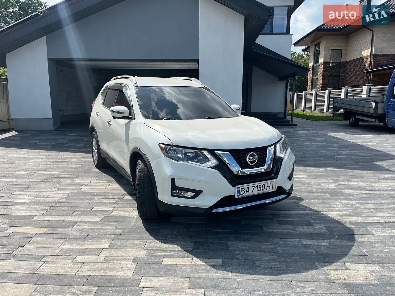 2017 Nissan Rogue - мініатюра 2