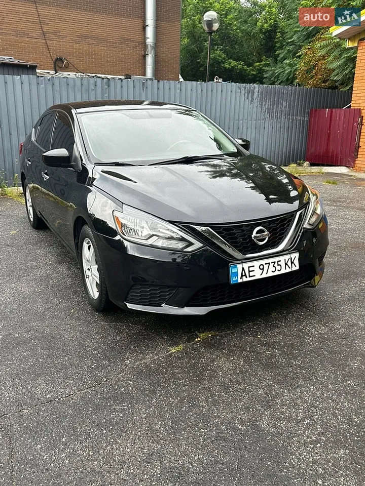 2017 Nissan Sentra - фото 1