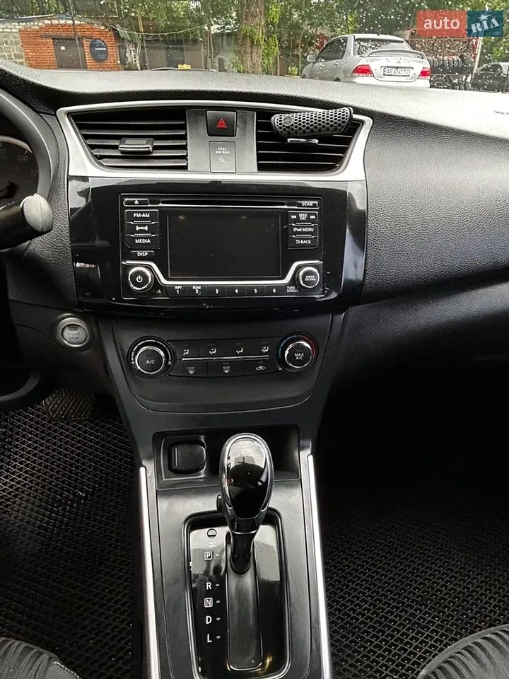 2017 Nissan Sentra - мініатюра 5