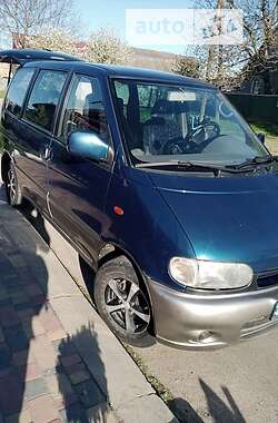 Nissan Serena  2000