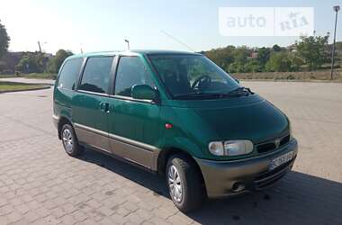 Nissan Serena  2000