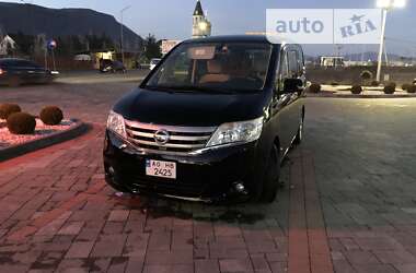 Nissan Serena  2012