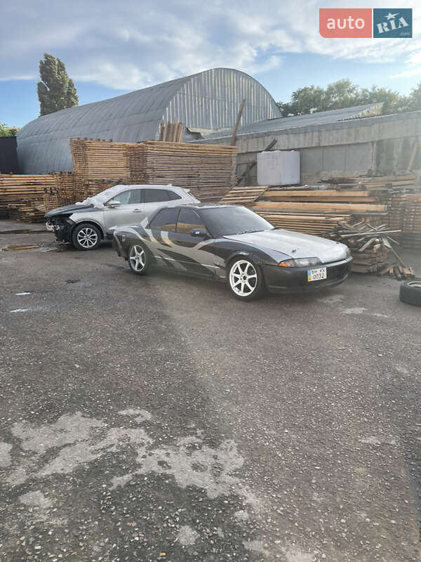Седан Nissan Skyline