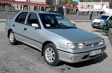 Nissan Sunny   1990