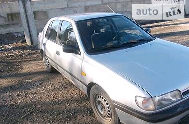 Nissan Sunny N14 1990