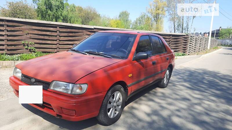 Хэтчбек Nissan Sunny