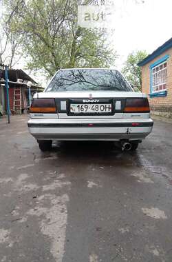 Nissan Sunny  1989