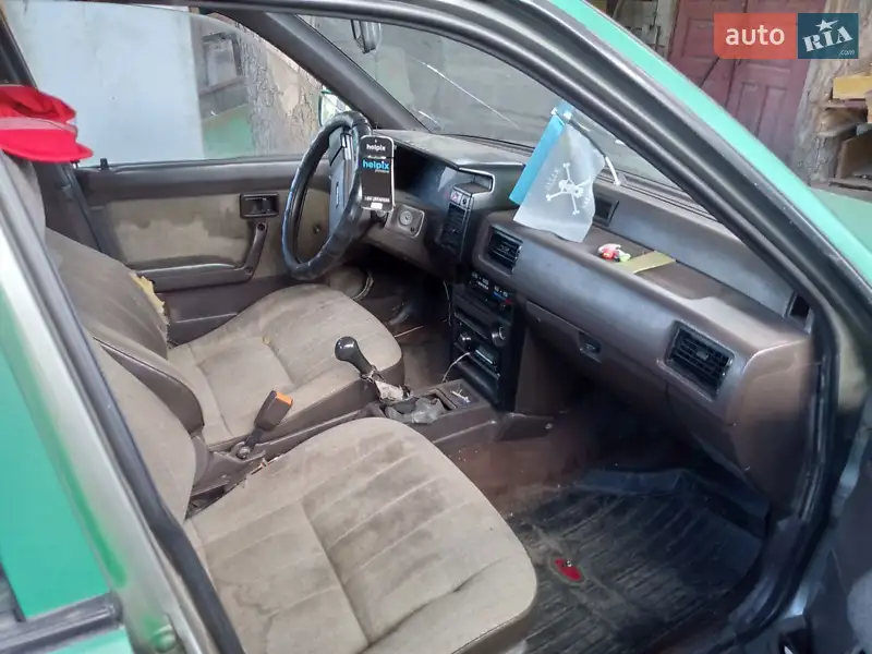 Nissan Sunny 1988