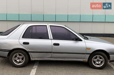 Nissan Sunny  1991
