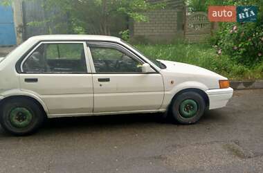 Nissan Sunny  1991