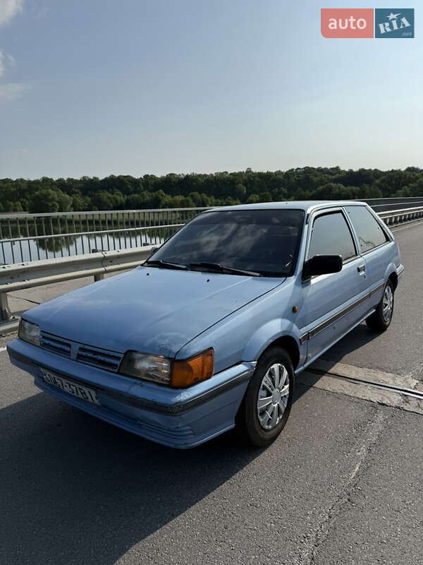 Хетчбек Nissan Sunny