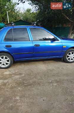 Nissan Sunny  1992
