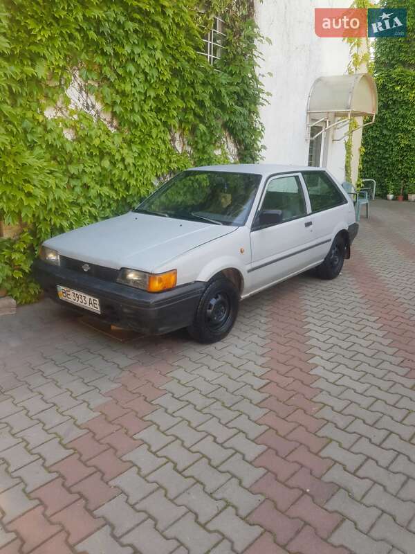 Хетчбек Nissan Sunny