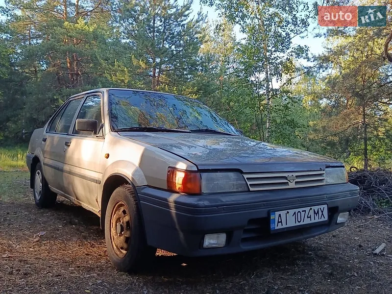 Nissan Sunny 1990