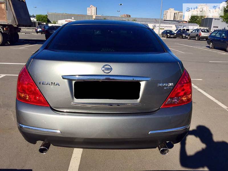 nissan_teana__187150413fx.jpg