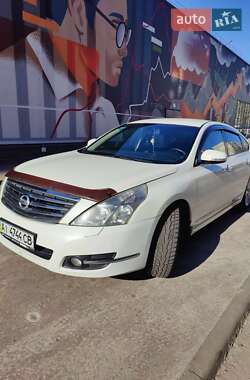 Nissan Teana  2010