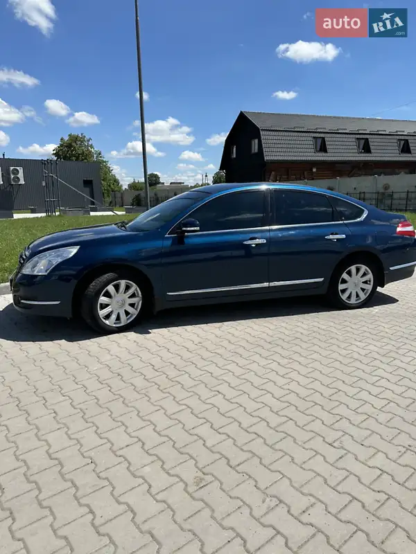 Nissan Teana