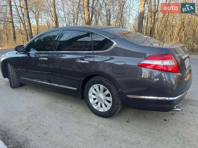 Nissan Teana
