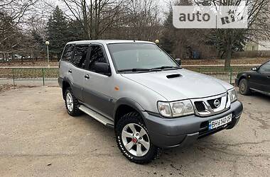 Nissan Terrano II  2004