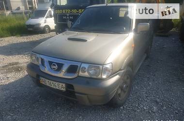 Nissan Terrano  2003