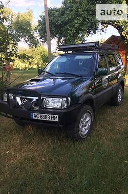 Nissan Terrano  2004