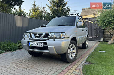 Nissan Terrano  2003