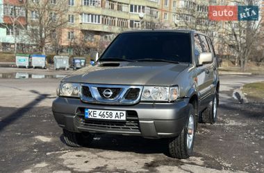 Nissan Terrano  2003