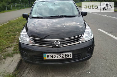 Nissan TIIDA  2012