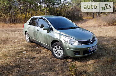 Nissan TIIDA  2008