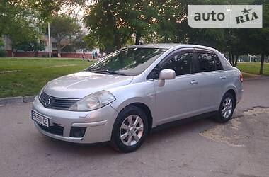 Nissan TIIDA  2008