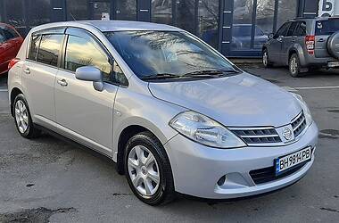 Nissan TIIDA SE 2010