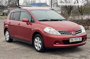 Nissan TIIDA  2010