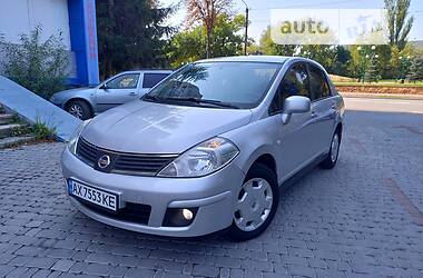 Nissan TIIDA  2010