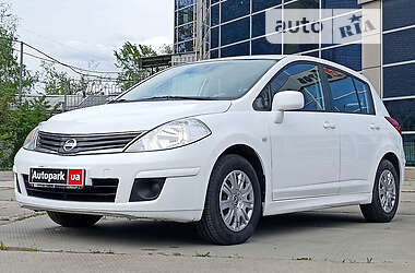 Nissan TIIDA  2013