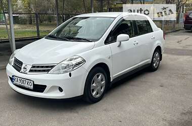 Nissan TIIDA  2012