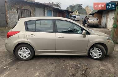 Nissan TIIDA  2010